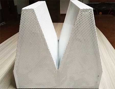  消聲室尖劈長度與頻率的關(guān)系